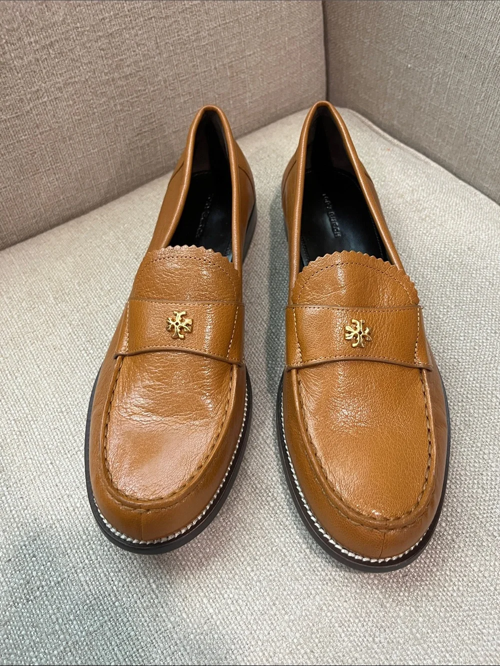 NEW Tory Burch Classic Leather Loafer Size 10.5